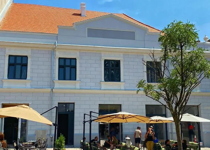 Apartment Ultra Piata Libertatii 2 *