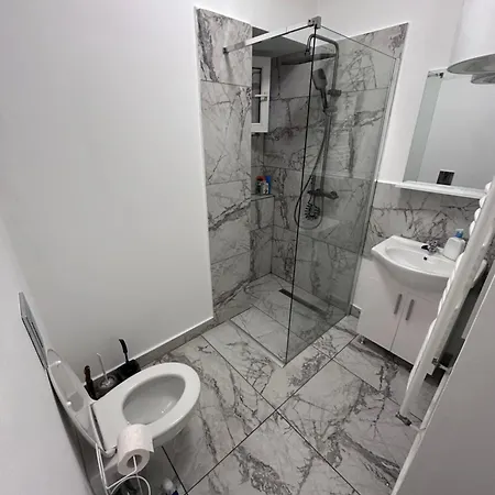 Apartment Ultra Piata Libertatii 2 *